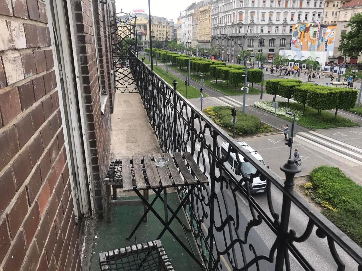 Spacious Apartman In The Center Budapest Bagian luar foto
